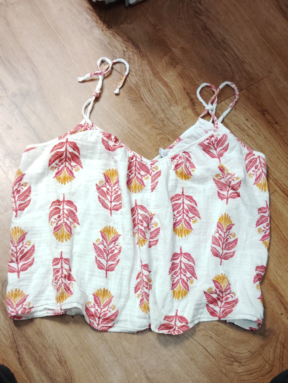 Old Navy White Floral-Print Spaghetti Strap Tank Top